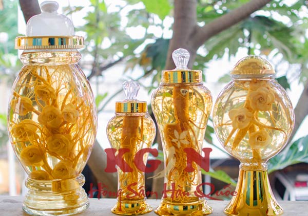Cửa hàng bán rượu sâm tươi ở Hà Nội